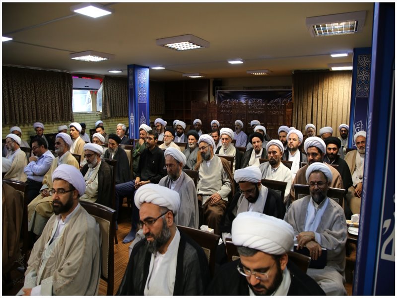 مراسم پرفیض زیارت عاشورا با حضور علما و روحانیون