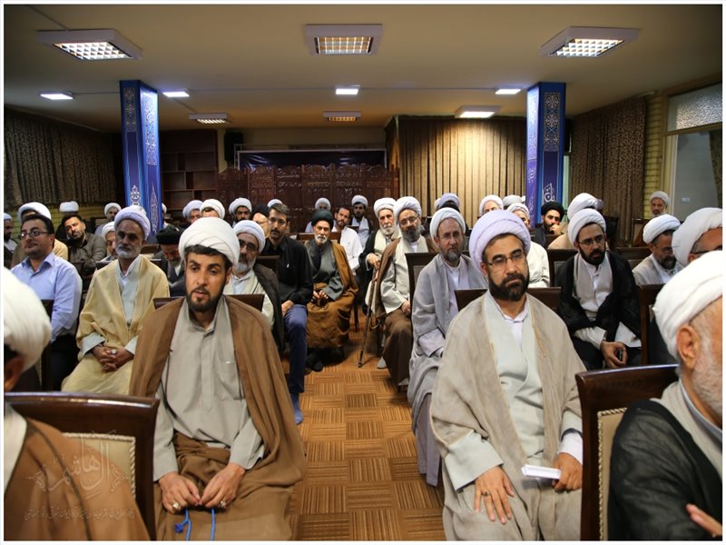 مراسم پرفیض زیارت عاشورا با حضور علما و روحانیون