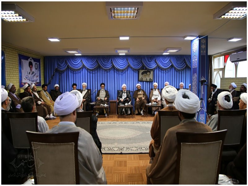 مراسم پرفیض زیارت عاشورا با حضور علما و روحانیون