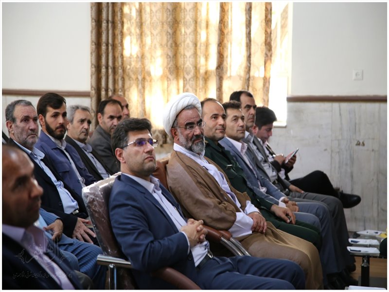 مراسم تجلیل از خانواده شهدا، ایثارگر و آزاده شاغل در آموزش و پرورش ناحیه یک تبریز