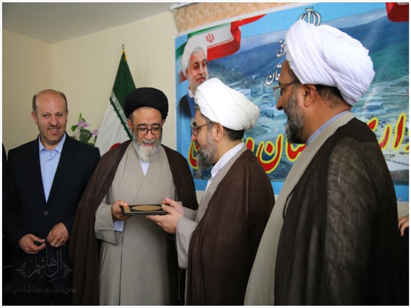 مراسم تکریم و معارفه امام جمعه شهرستان ورزقان