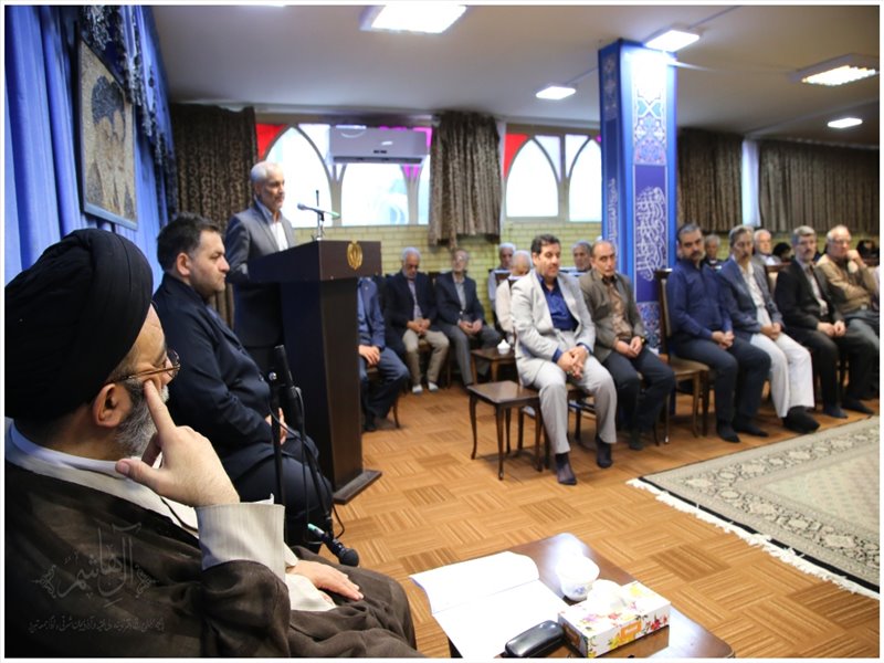 دیدار جامعه بازنشستگان و فرهیختگان پیشکسوت تبریزی با نماینده ولی فقیه در استان