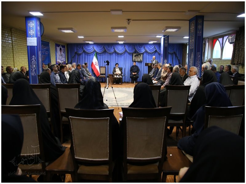 دیدار جامعه بازنشستگان و فرهیختگان پیشکسوت تبریزی با نماینده ولی فقیه در استان