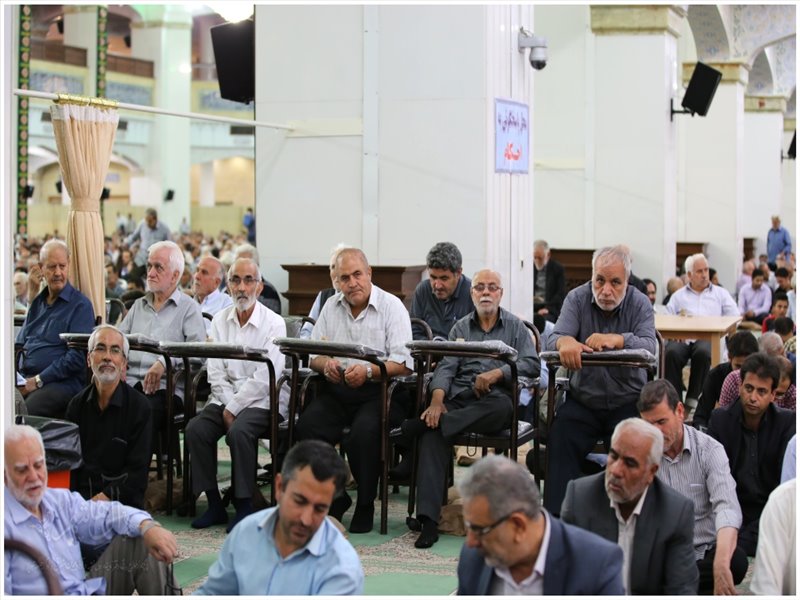 تجلیل از حافظان قرآن در نمازجمعه تبریز