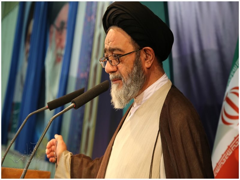 تجلیل از حافظان قرآن در نمازجمعه تبریز