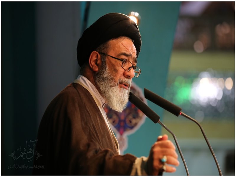 تجلیل از حافظان قرآن در نمازجمعه تبریز
