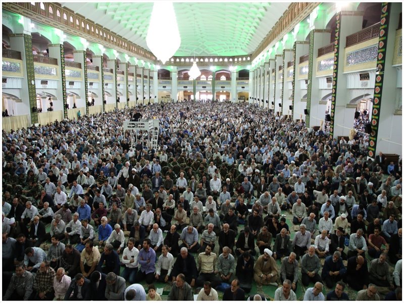 تجلیل از حافظان قرآن در نمازجمعه تبریز