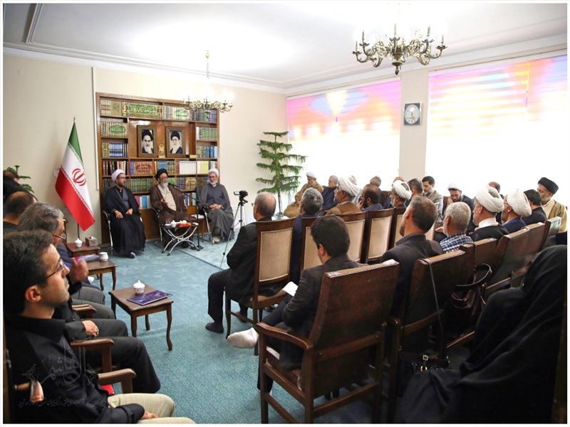 دیدار اساتید دانشکده الهیات دانشگاه تبریز با نماینده ولی فقیه در استان