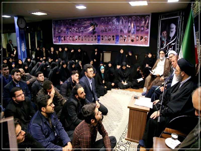 دیدار دانشجویان بسیجی با نماینده ولی فقیه در استان