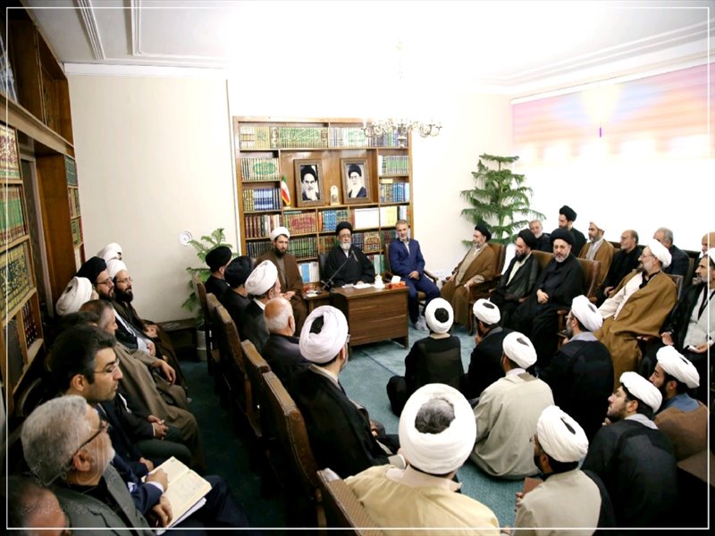 برگزاری نشست یاوران اربعین در بیت امام جمعه تبریز