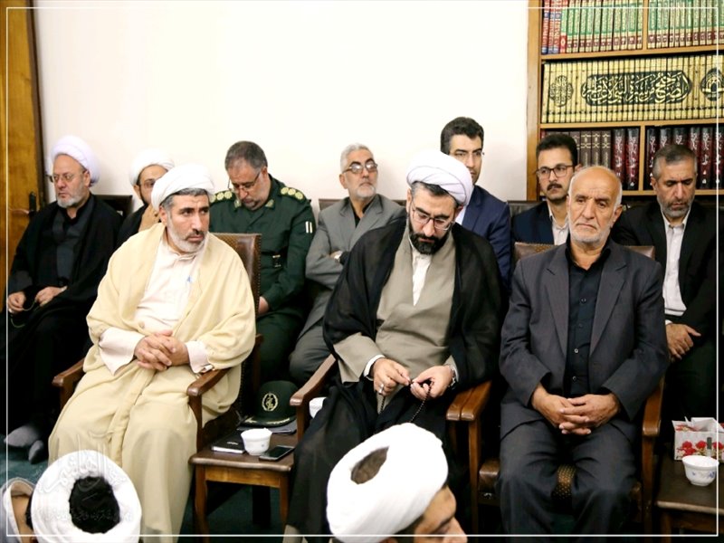 برگزاری نشست یاوران اربعین در بیت امام جمعه تبریز
