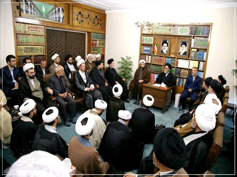 برگزاری نشست یاوران اربعین در بیت امام جمعه تبریز