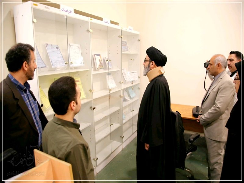 حضور امام جمعه تبریز در کتابخانه مرکزی تبریز