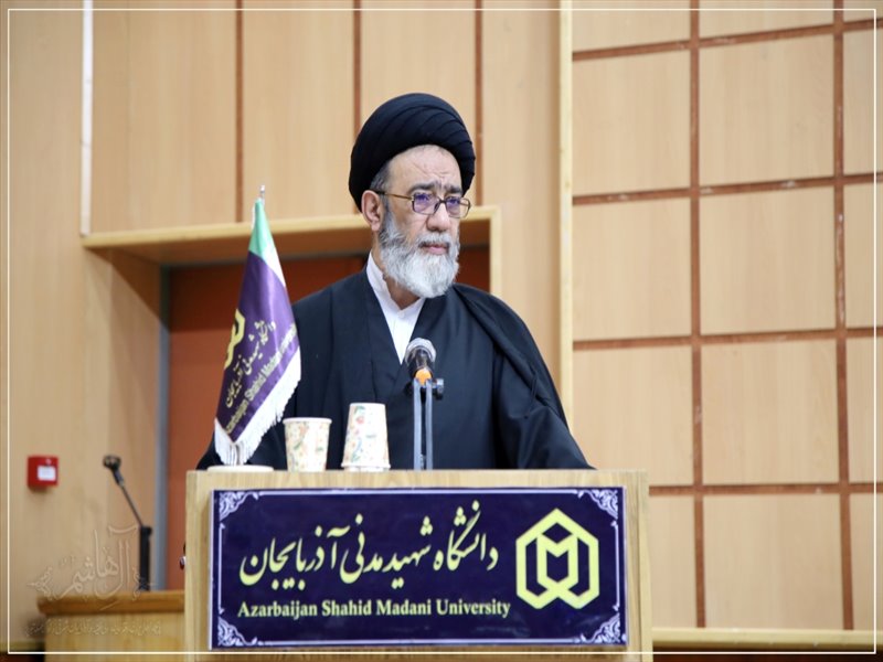 مراسم تجلیل از برگزیدگان مسابقات قرآنی دانشگاه شهید مدنی آذربایجان