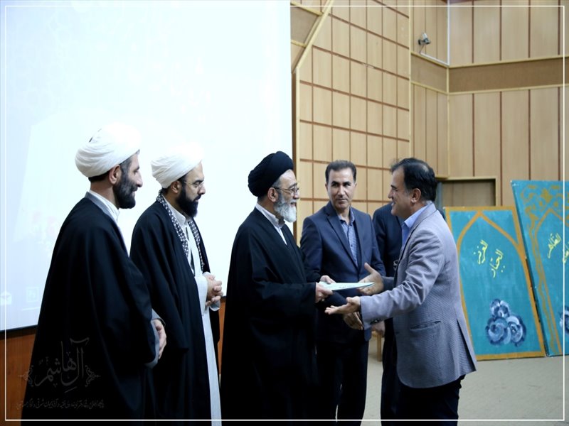 مراسم تجلیل از برگزیدگان مسابقات قرآنی دانشگاه شهید مدنی آذربایجان