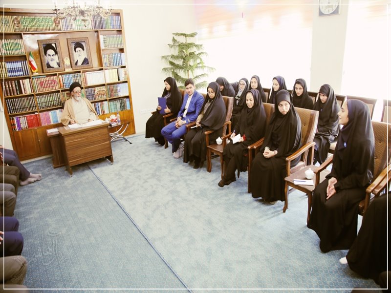 دیدار دانش‌آموزان خبرنگار پانا با نماینده ولی فقیه در آذربایجان شرقی
