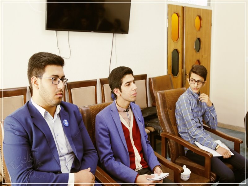 دیدار دانش‌آموزان خبرنگار پانا با نماینده ولی فقیه در آذربایجان شرقی