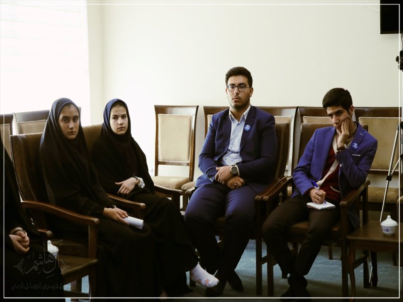 دیدار دانش‌آموزان خبرنگار پانا با نماینده ولی فقیه در آذربایجان شرقی