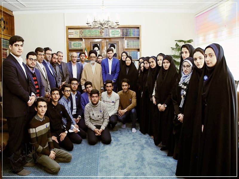 دیدار دانش‌آموزان خبرنگار پانا با نماینده ولی فقیه در آذربایجان شرقی