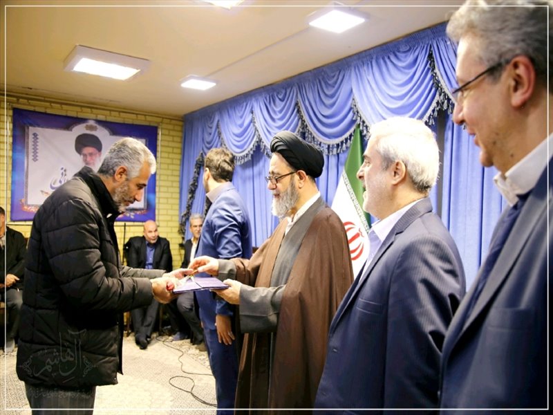 از رانندگان نمونه و پیشکسوت تجلیل به عمل آمد؛