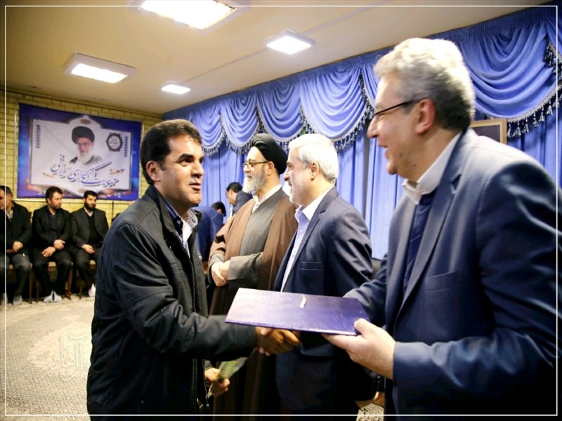 از رانندگان نمونه و پیشکسوت تجلیل به عمل آمد؛