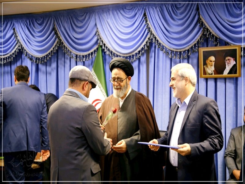 از رانندگان نمونه و پیشکسوت تجلیل به عمل آمد؛