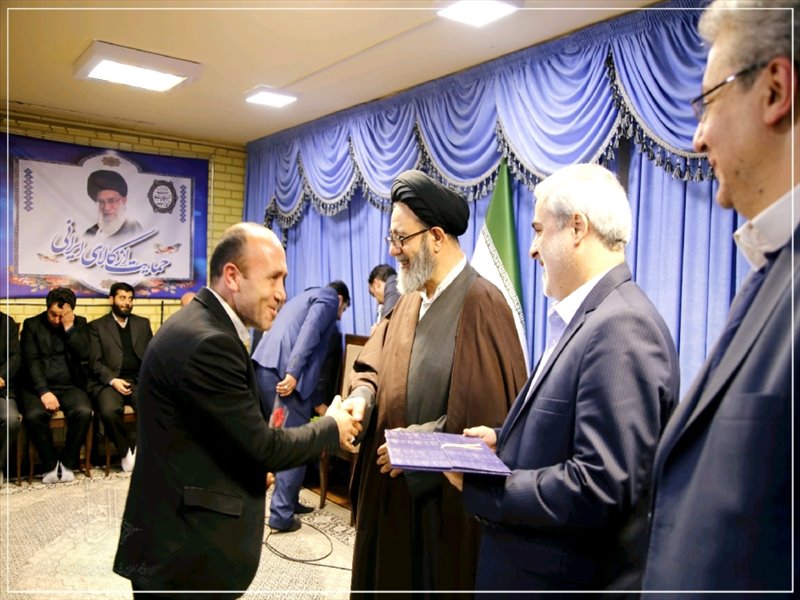 از رانندگان نمونه و پیشکسوت تجلیل به عمل آمد؛