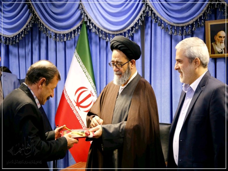 از رانندگان نمونه و پیشکسوت تجلیل به عمل آمد؛