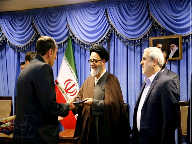 از رانندگان نمونه و پیشکسوت تجلیل به عمل آمد؛