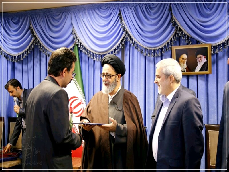 از رانندگان نمونه و پیشکسوت تجلیل به عمل آمد؛
