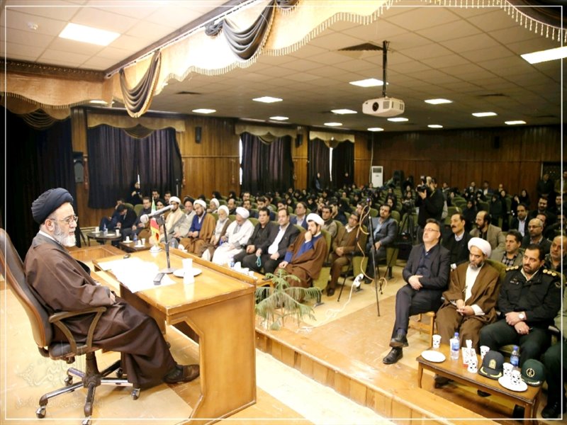 همایش وحدت حوزه و دانشگاه در مرند