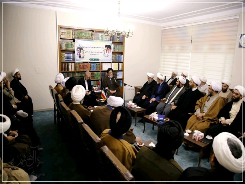 حضور استاندار آذربایجان شرقی در نشست ائمه جمعه استان