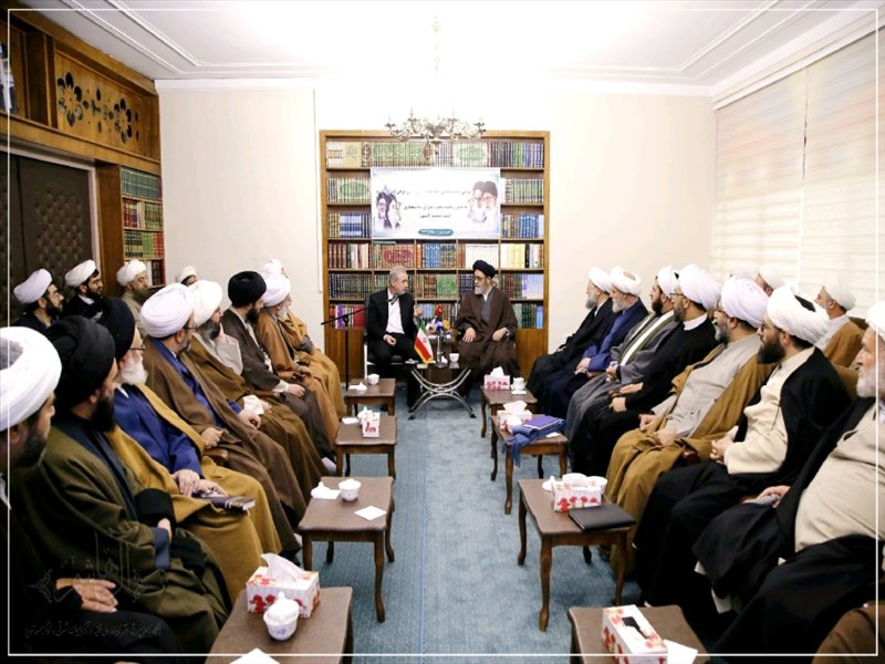 حضور استاندار آذربایجان شرقی در نشست ائمه جمعه استان