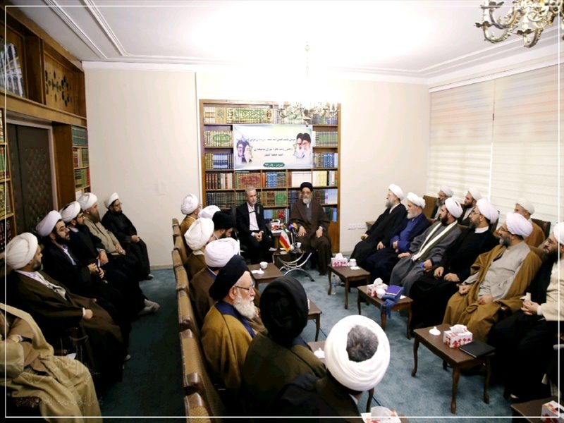 حضور استاندار آذربایجان شرقی در نشست ائمه جمعه استان