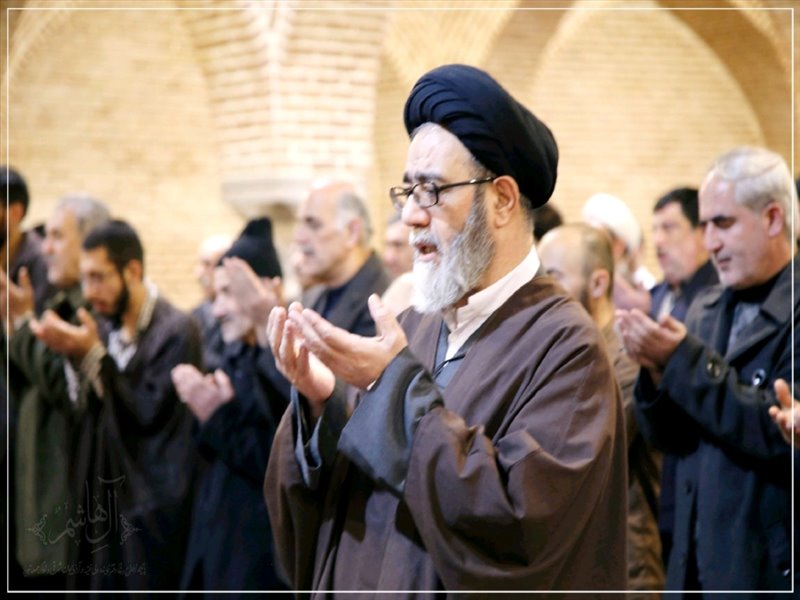 اقامه نماز جماعت ظهر و عصر در مسجد صادقیه تبریز