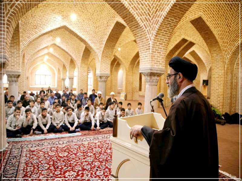 اقامه نماز جماعت ظهر و عصر در مسجد صادقیه تبریز