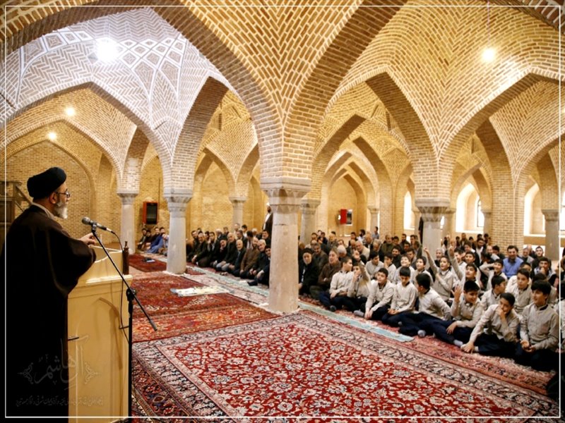 اقامه نماز جماعت ظهر و عصر در مسجد صادقیه تبریز