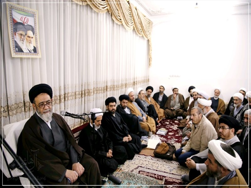 حضور در جمع فضلا و نخبگان استان در شهر مقدس قم
