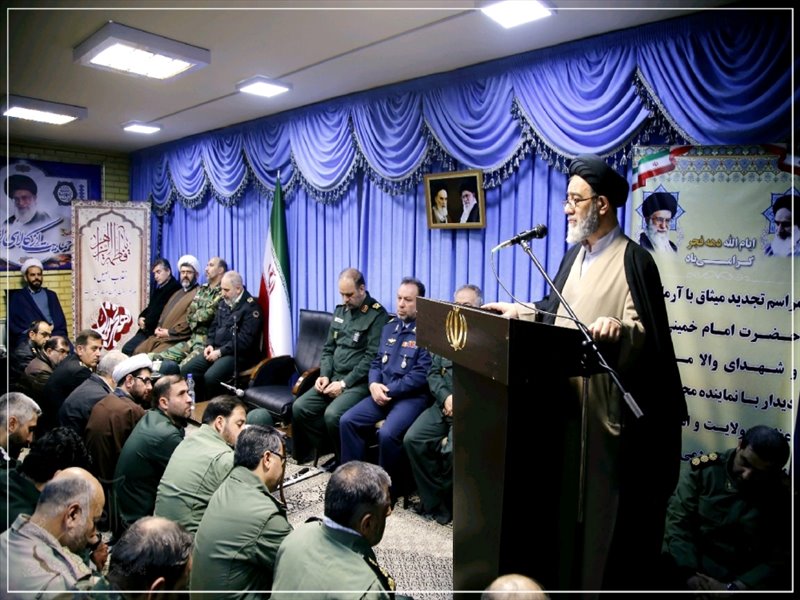 دیدار کارکنان نیروهای مسلح آذربایجان شرقی با نماینده ولی فقیه در استان