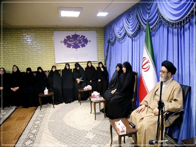دیدار بانوان فرهیخته استان با امام جمعه تبریز