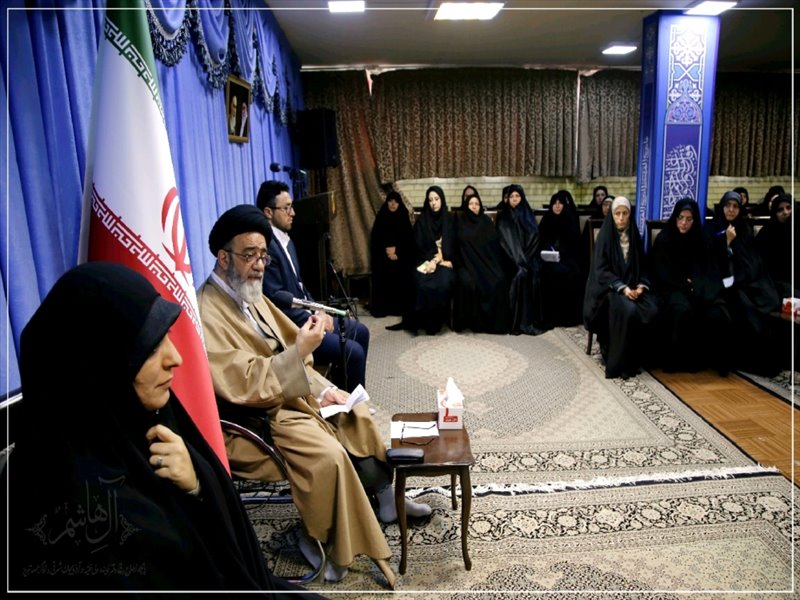 دیدار بانوان فرهیخته استان با امام جمعه تبریز