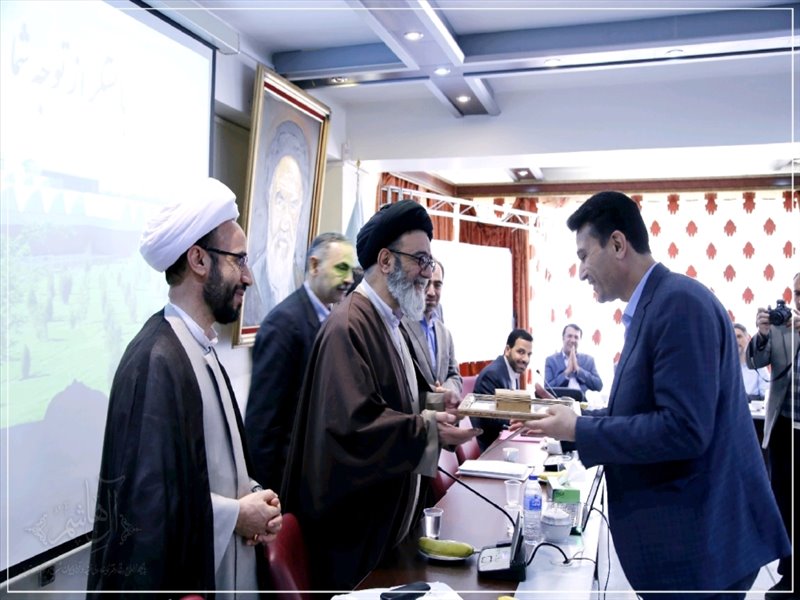 تجلیل از اساتید نمونه دانشگاه صنعتی سهند