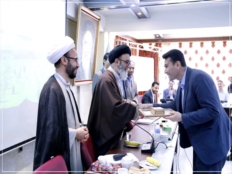 تجلیل از اساتید نمونه دانشگاه صنعتی سهند