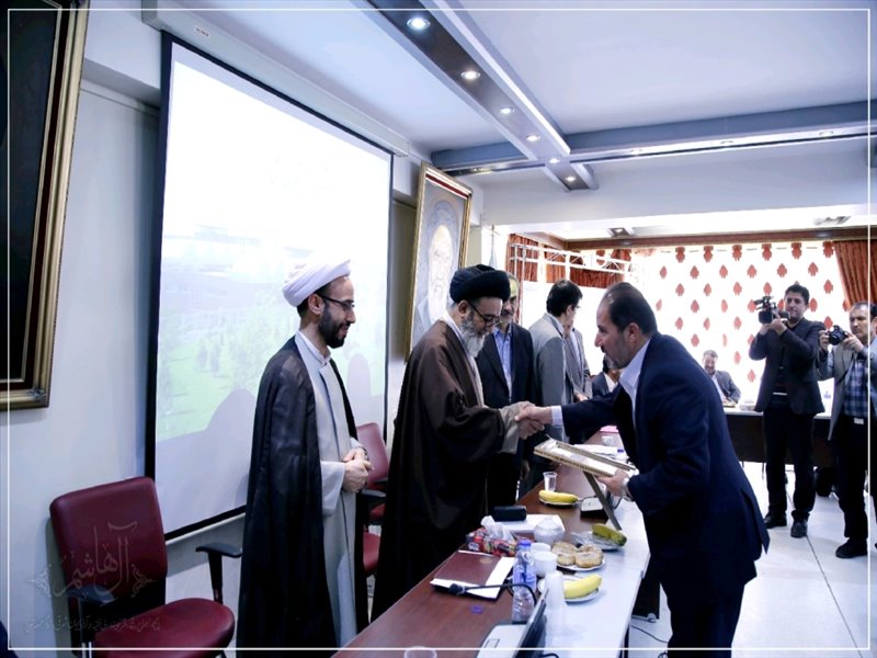 تجلیل از اساتید نمونه دانشگاه صنعتی سهند