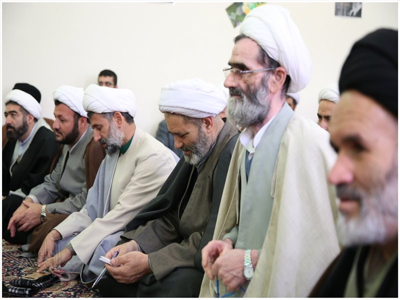 حضور در جلسه امتحانی طلاب مدرسه علوم دینی طالبیه