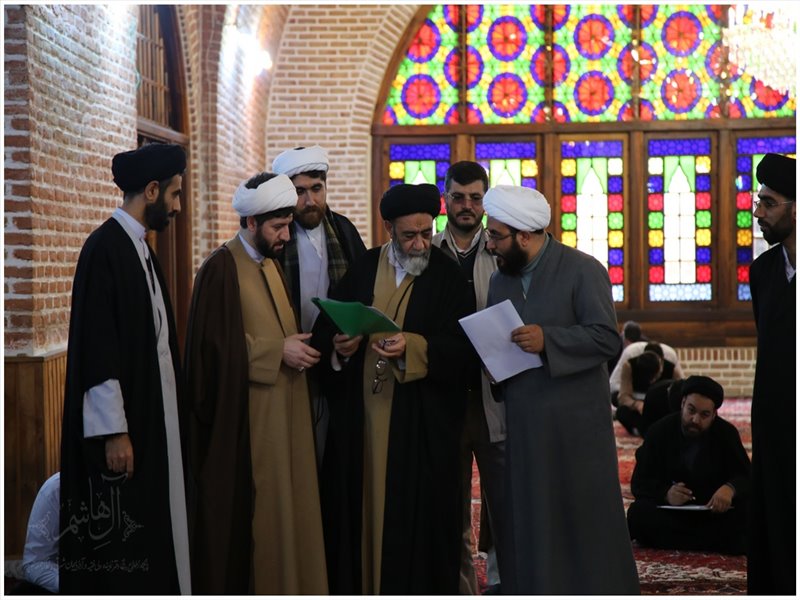 حضور در جلسه امتحانی طلاب مدرسه علوم دینی طالبیه