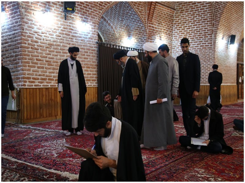 حضور در جلسه امتحانی طلاب مدرسه علوم دینی طالبیه