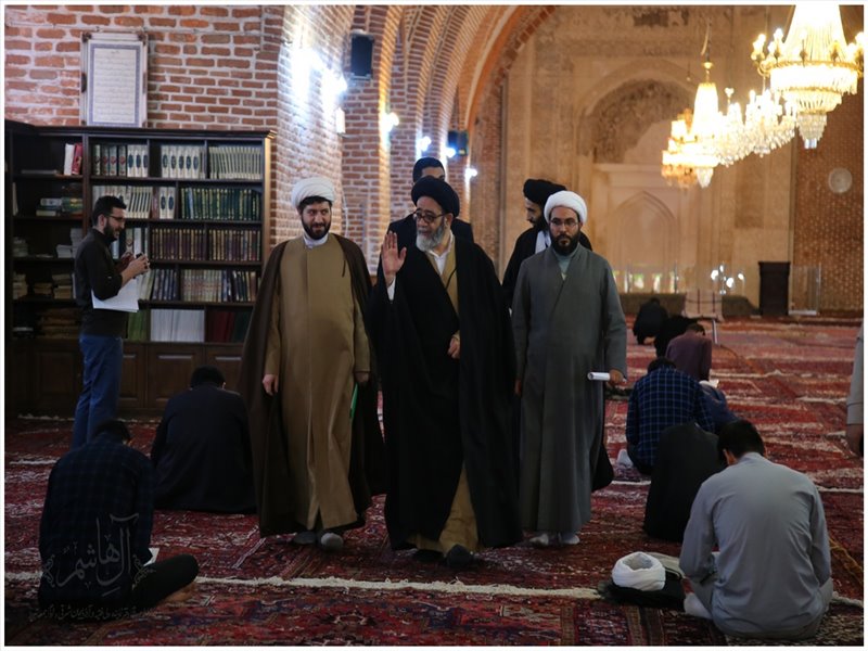 حضور در جلسه امتحانی طلاب مدرسه علوم دینی طالبیه