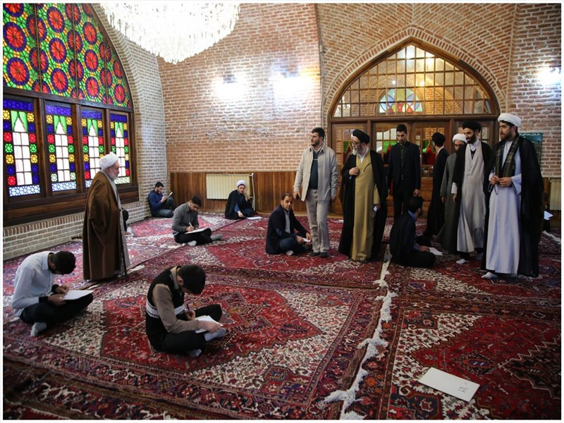 حضور در جلسه امتحانی طلاب مدرسه علوم دینی طالبیه