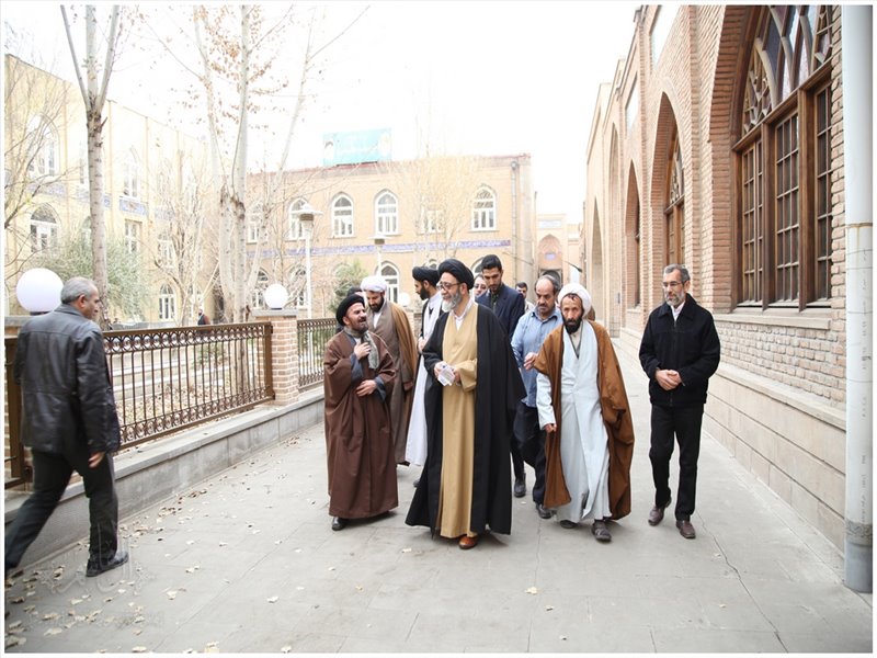 حضور در جلسه امتحانی طلاب مدرسه علوم دینی طالبیه